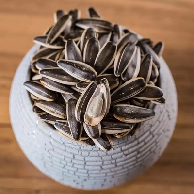 Buy Newest Crop Year Sunflower Seeds in Shell for Delicious Snacks and Service online manufacture