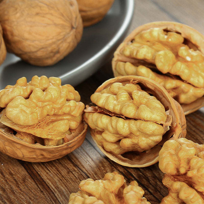 Buy Wholesale Factory Directly Chinese akhrot in shell Xinjiang walnut 33 walnut kernel export Russia OEM ODM Amazon’s best- online manufacture