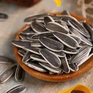 Buy China Li Niu Niu Food Factory wholesale Top Quality Export Walnut Best Price Raw Dry Fruits Washed Walnuts online manufacture