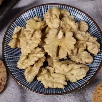 Buy China Li Niu Niu Food Factory wholesale Top Quality Export Walnut Best Price Raw Dry Fruits Washed Walnuts online manufacture